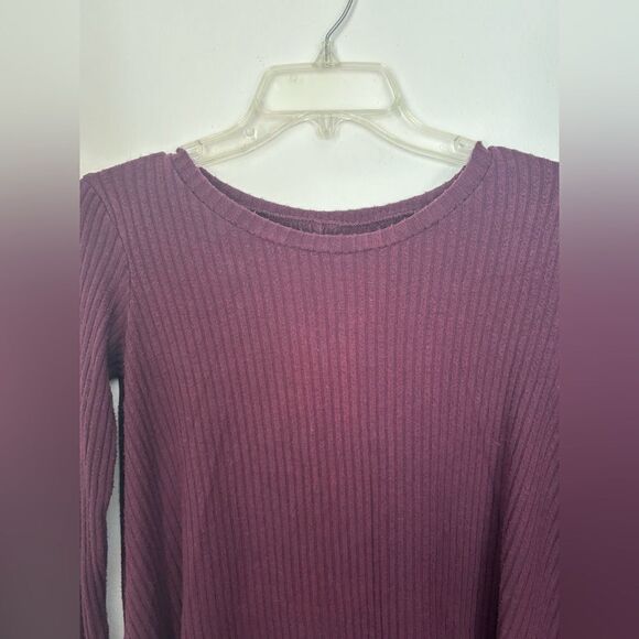 American Eagle sweater with sleeve details size XS - Picture 9 of 13